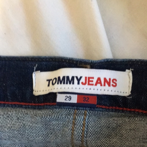 The jean color is dark blue, the brand is Tommy Hilfiger. - Picture 4 of 5